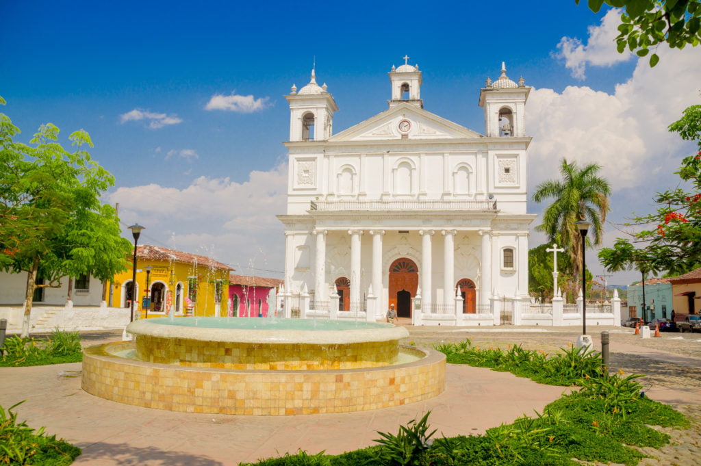 Walking tour in Suchitoto